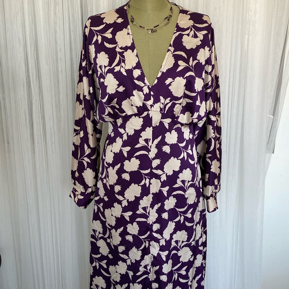Lush maxi dress, long dolman sleeves, high slit in front, plunging neckline! Med